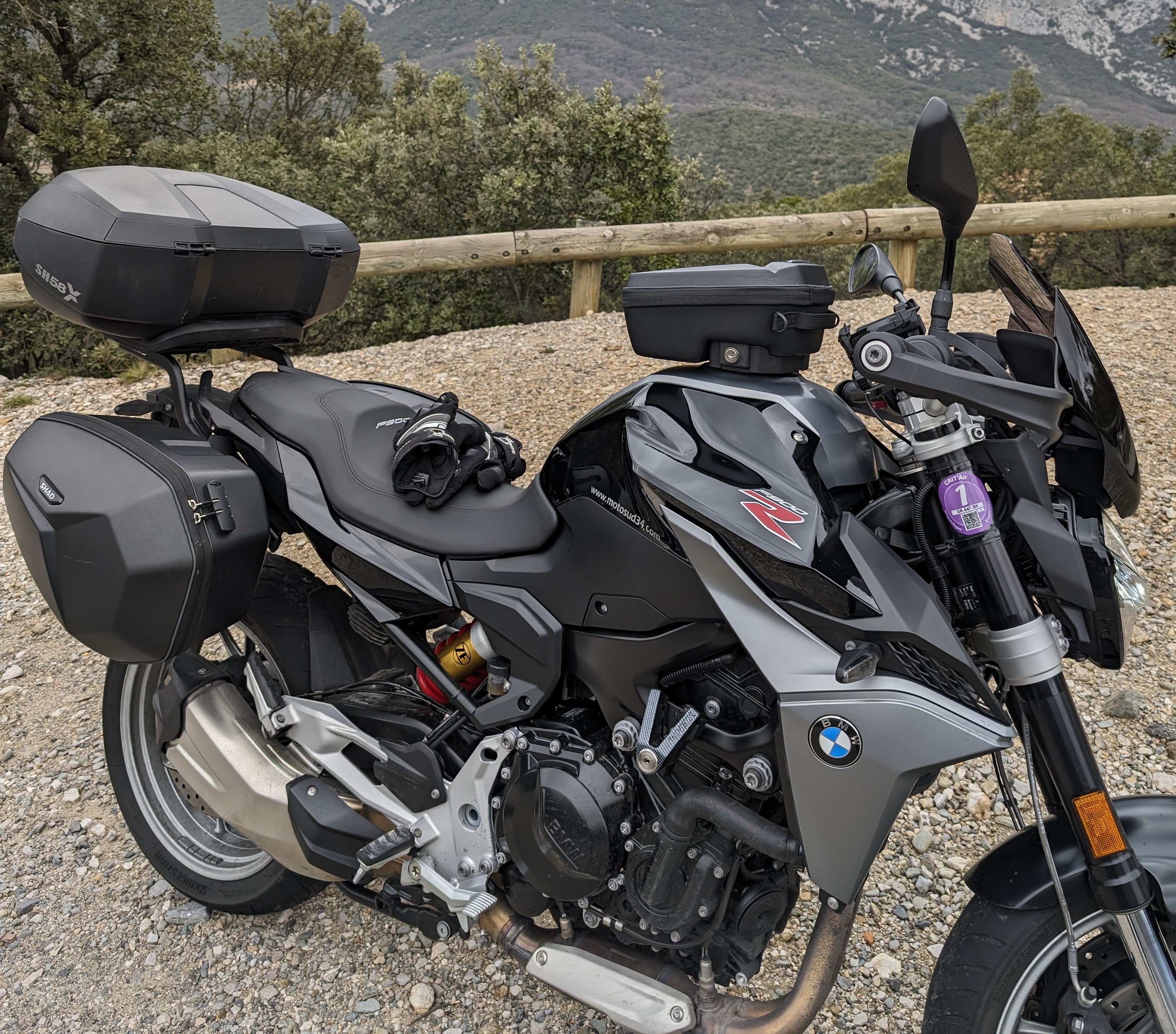 BMW F900 R